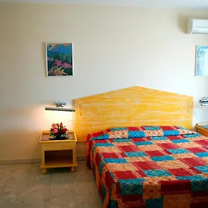 La Galleria Hotel
